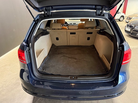 Volkswagen Passat 11 of 22