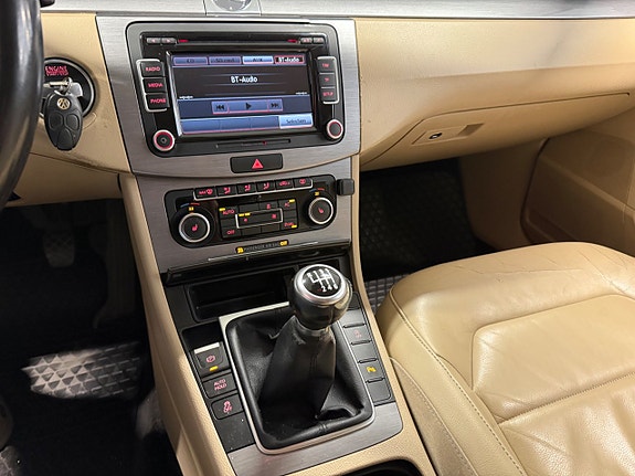 Volkswagen Passat 22 of 22