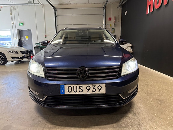 Volkswagen Passat 10 of 22