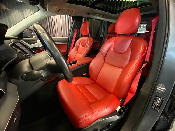 Volvo XC90 7 of 30