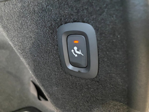 Volvo XC90 26 of 30