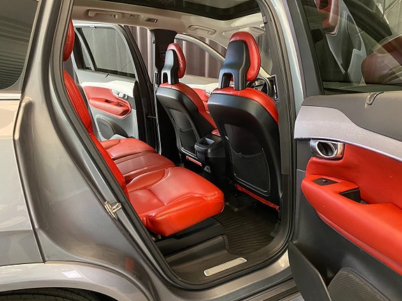 Volvo XC90 28 of 30