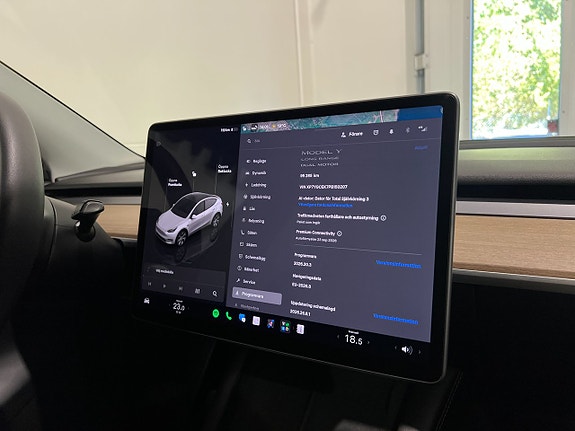 Tesla Model Y 19 of 29