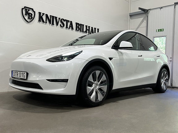 Tesla Model Y 26 of 29