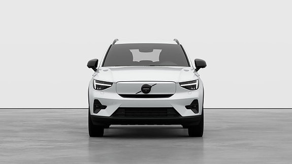 Volvo EX40 2 of 19