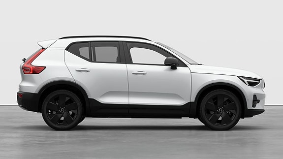 Volvo EX40 3 of 19