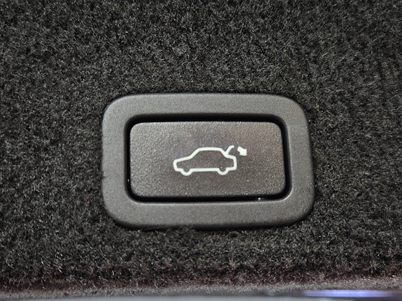 Volvo XC60 8 of 30
