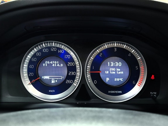 Volvo XC60 17 of 30
