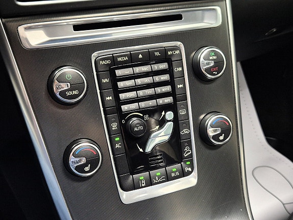 Volvo XC60 25 of 30