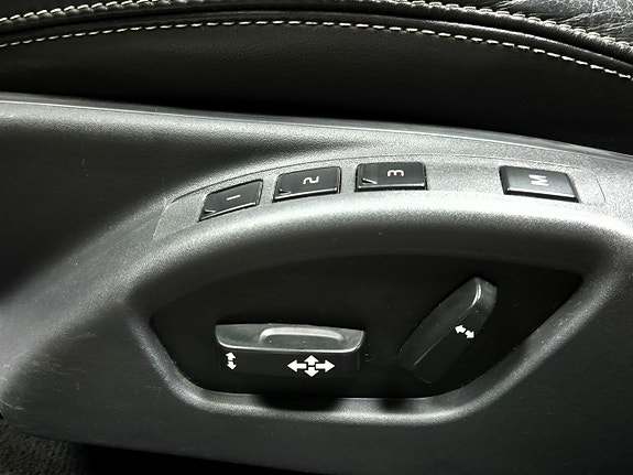 Volvo XC60 13 of 30