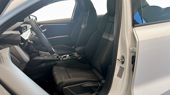 Audi A3 8 of 12