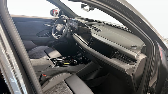 Audi Q6 e-tron 12 of 19