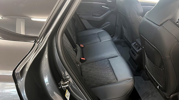 Audi Q6 e-tron 13 of 19