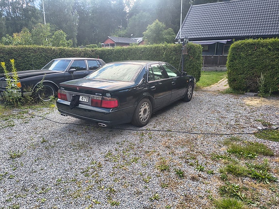 Cadillac Seville STS 3 of 5