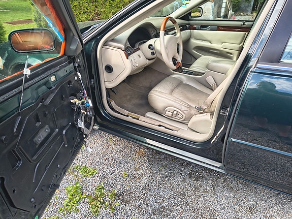 Cadillac Seville STS 5 of 5