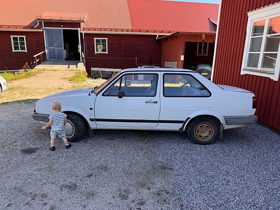Volkswagen Jetta 2 of 7