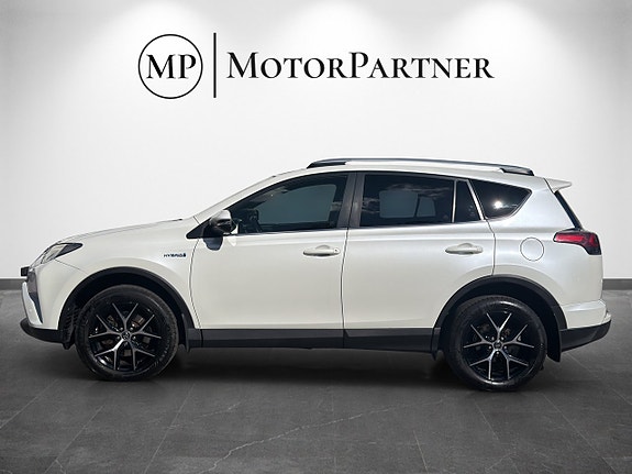 Toyota RAV4 4 of 17