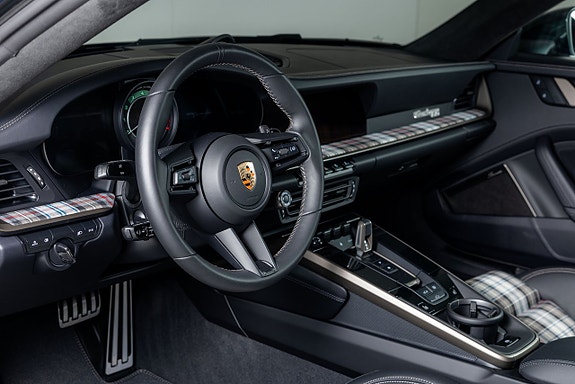 Porsche 911 Turbo S 15 of 23