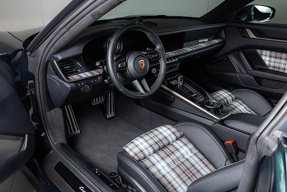 Porsche 911 Turbo S 14 of 23
