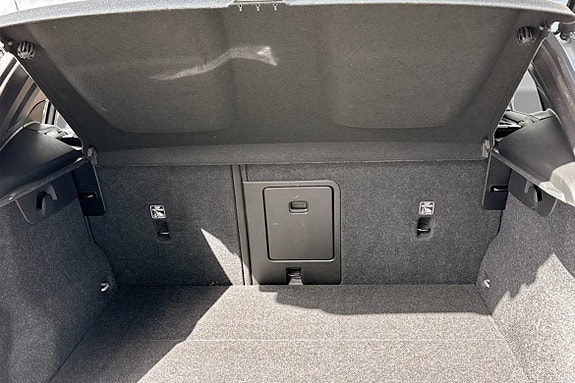 Volvo EX40 9 of 9