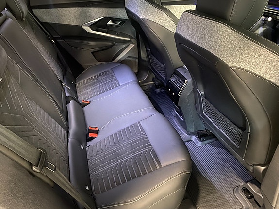 Peugeot 3008 8 of 28