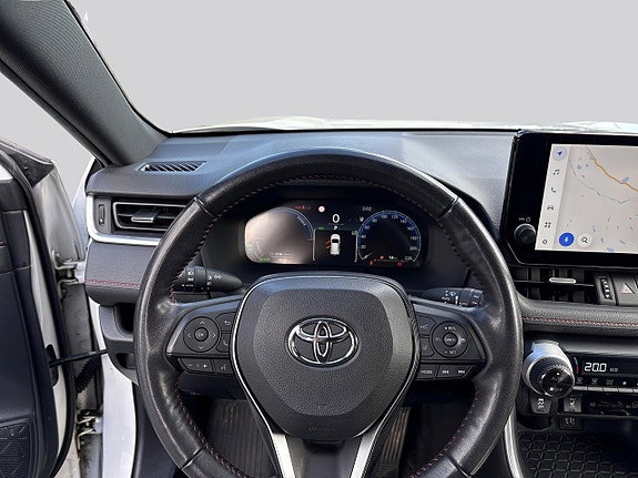 Toyota RAV4 10 of 14