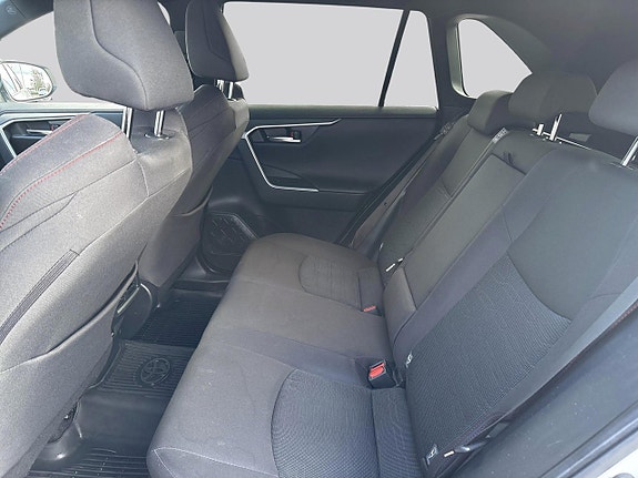 Toyota RAV4 9 of 14