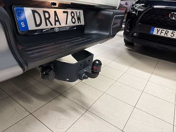 Toyota HiLux 13 of 15