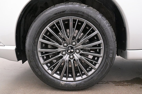 Mitsubishi Outlander 27 of 27
