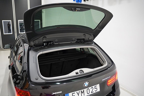 BMW 320d 19 of 22