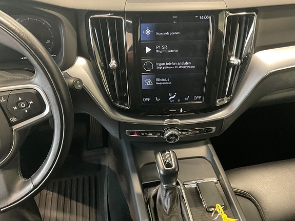 Volvo XC60 8 of 23