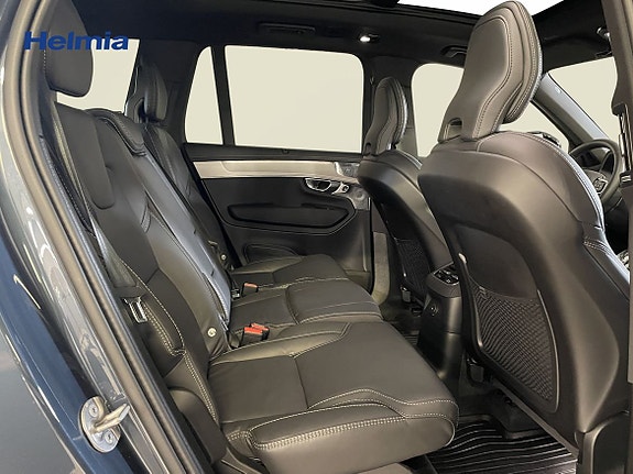 Volvo XC90 14 of 18
