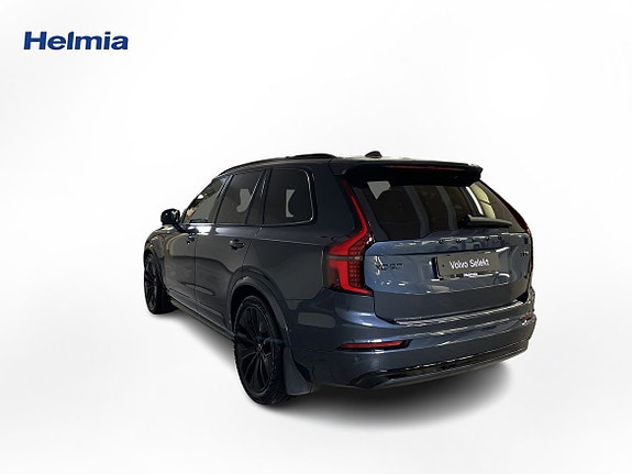 Volvo XC90 3 of 18