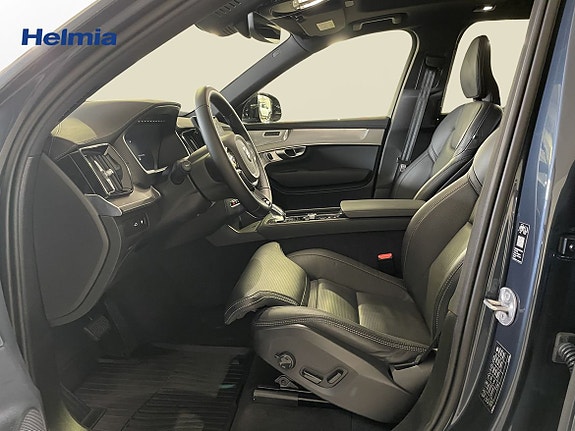 Volvo XC90 10 of 18