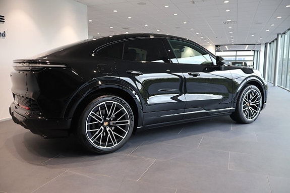 Porsche Cayenne Coupe 3 of 16