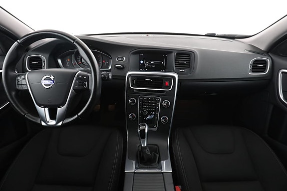 Volvo V60 13 of 30
