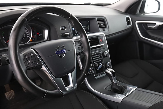 Volvo V60 12 of 30