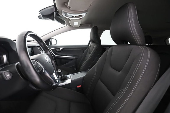 Volvo V60 11 of 30