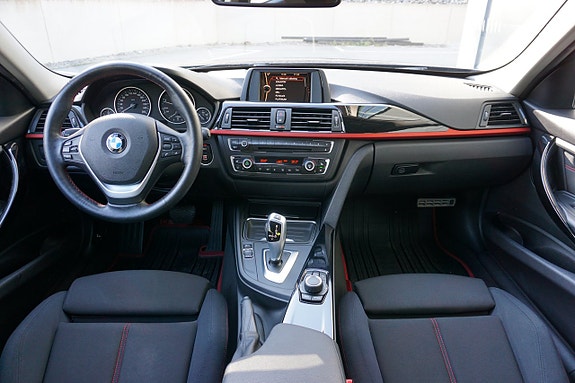 BMW 320d 2 of 30