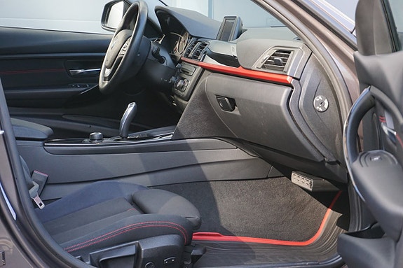 BMW 320d 18 of 30