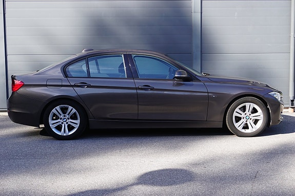 BMW 320d 4 of 30