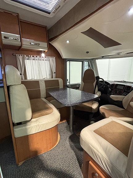 Pilote G 742 XLC EXPLORATEUR ALDE / Kamkedja / Queenbädd / Taksäng / Garage 8 of 25