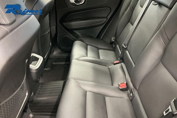 Volvo XC60 15 of 17