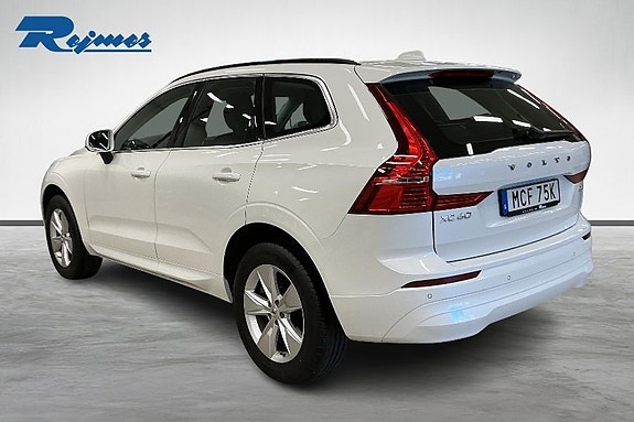 Volvo XC60 2 of 17