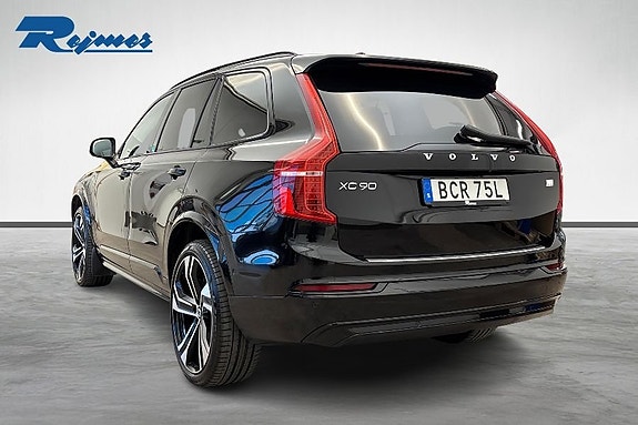 Volvo XC90 4 of 23