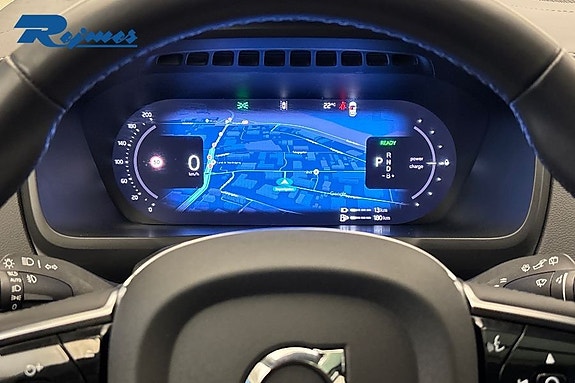 Volvo XC90 8 of 23