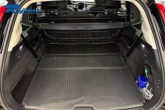 Volvo XC90 17 of 23