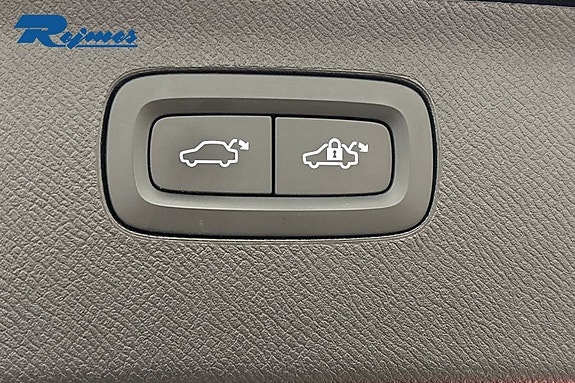 Volvo XC90 18 of 23