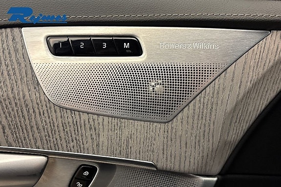 Volvo XC90 14 of 23