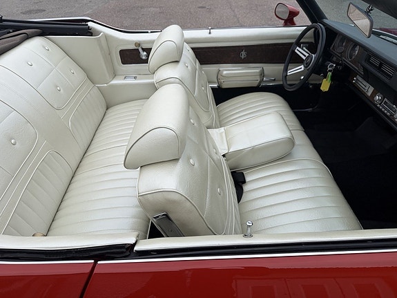 Oldsmobile Cutlass 15 of 30